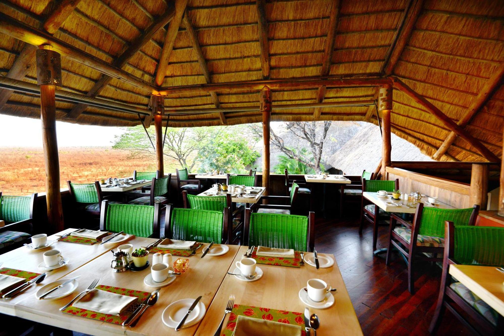 Victoria Falls Safari Suites Exterior photo