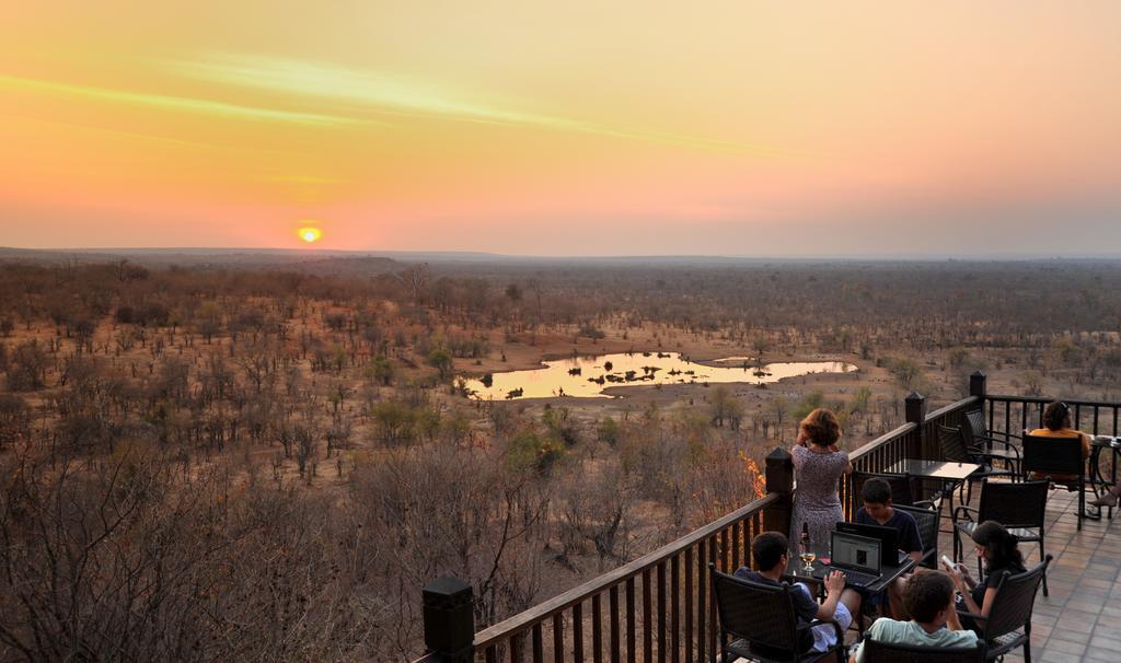Victoria Falls Safari Suites Exterior photo