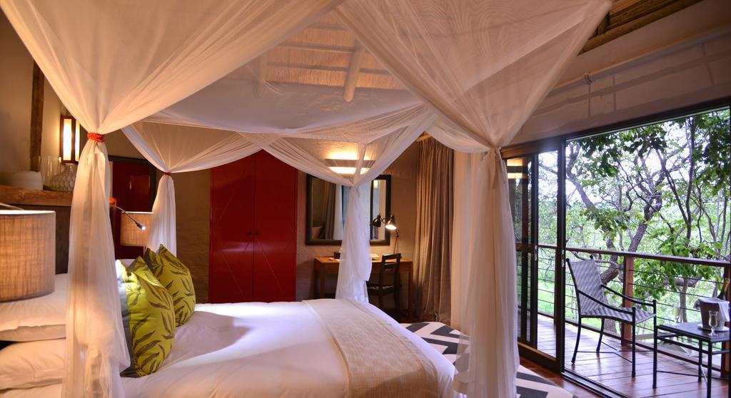 Victoria Falls Safari Suites Exterior photo
