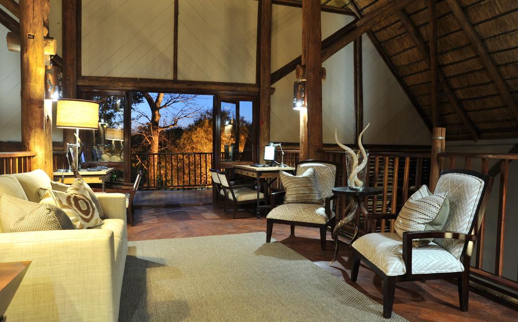 Victoria Falls Safari Suites Exterior photo