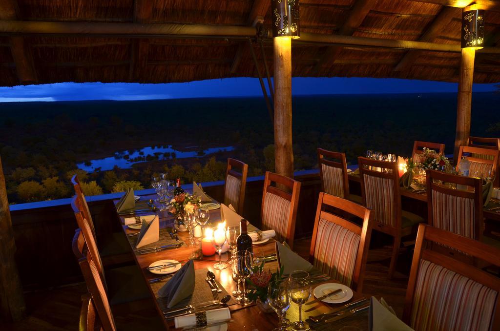 Victoria Falls Safari Suites Exterior photo