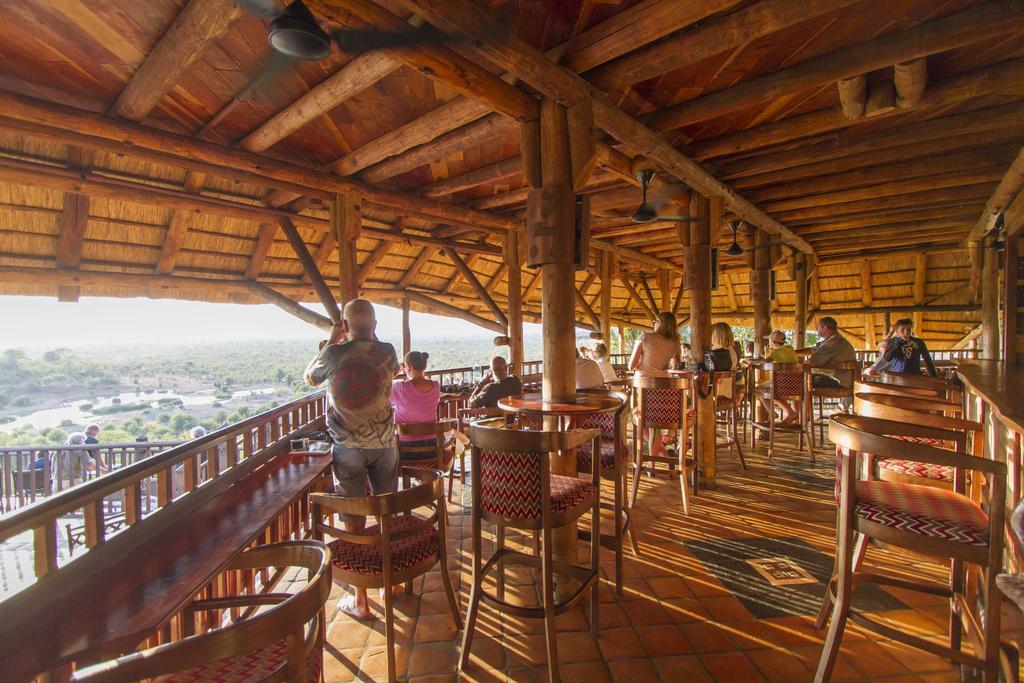 Victoria Falls Safari Suites Exterior photo