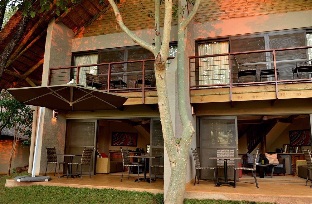 Victoria Falls Safari Suites Exterior photo