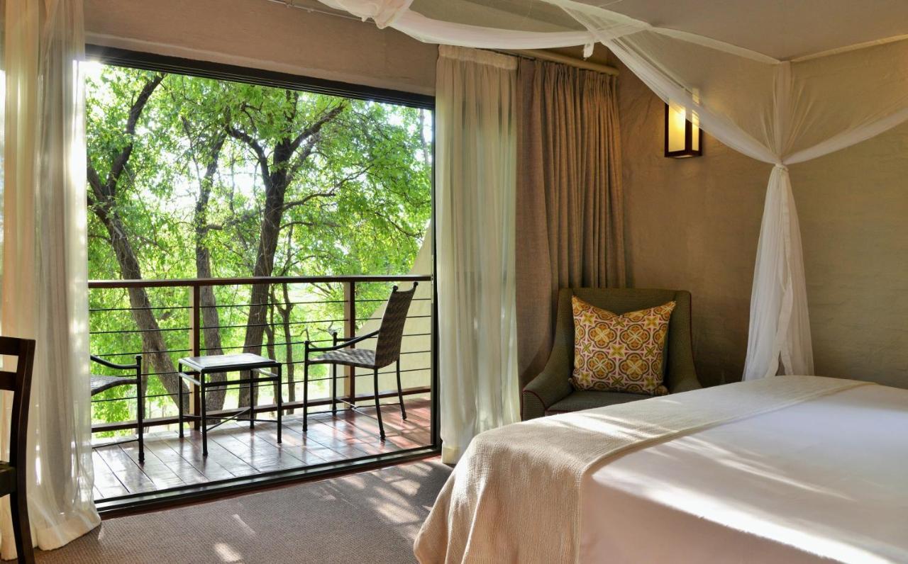 Victoria Falls Safari Suites Room photo