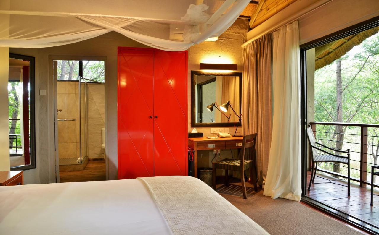 Victoria Falls Safari Suites Room photo